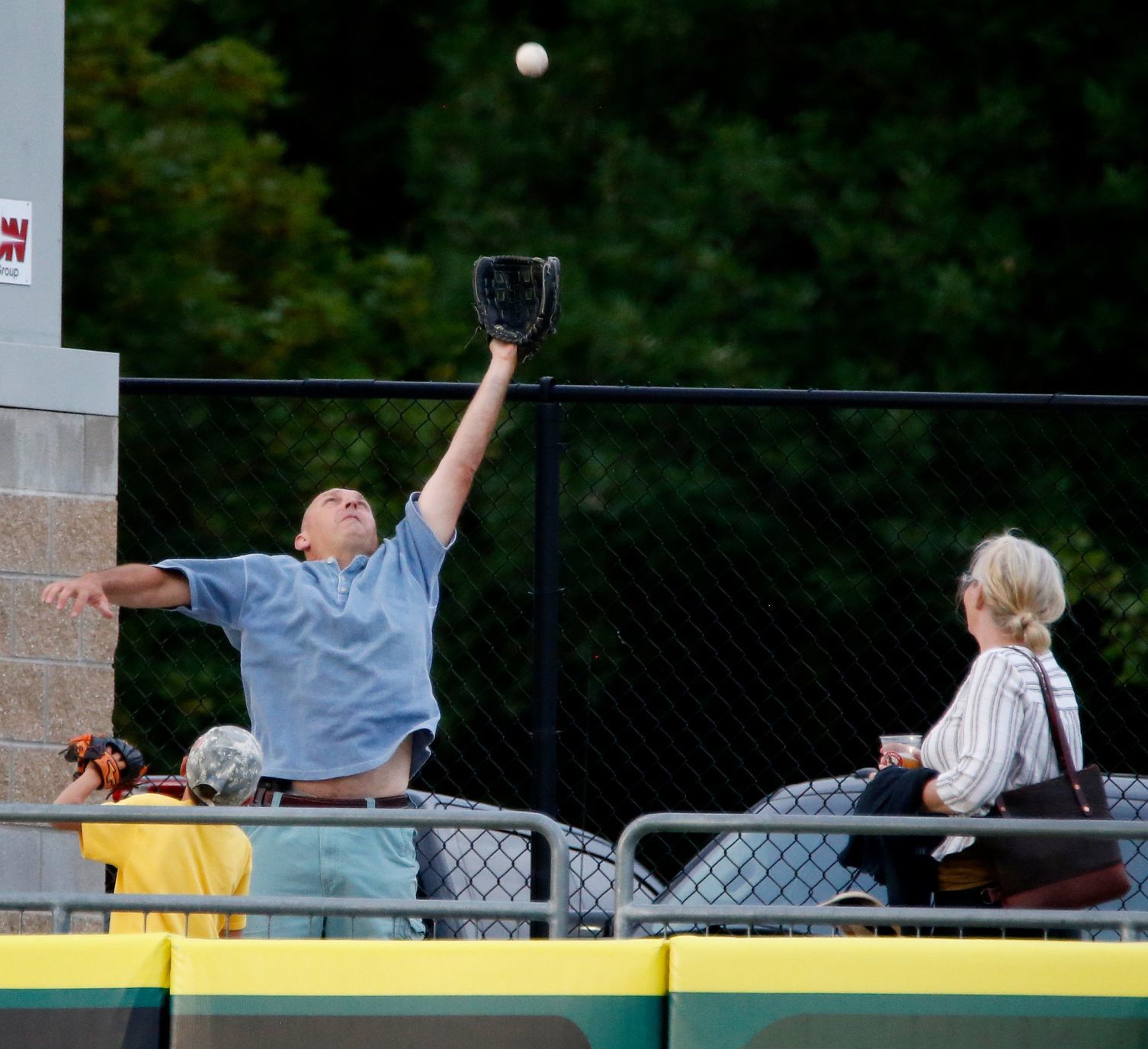 Mustangs vs. Voyagers